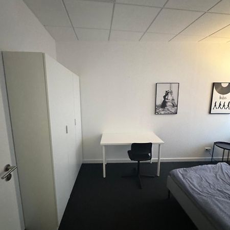 Wohnung Mit 9 Schlafzimmern Und 1 Wohnzimmer Ottobrunn Bagian luar foto